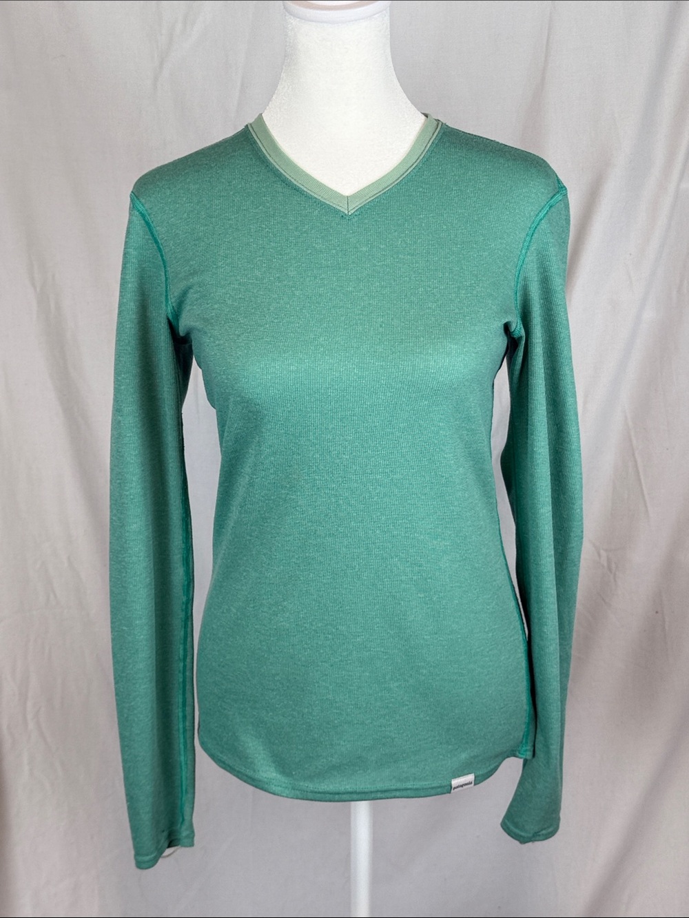 Women's Patagonia Capilene 2 Polartec V-Neck Long Sleeved Shirt Small